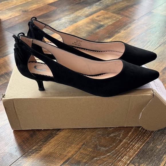 Journee Collection Black Heels with Ankle Tie - Picture 3 of 6